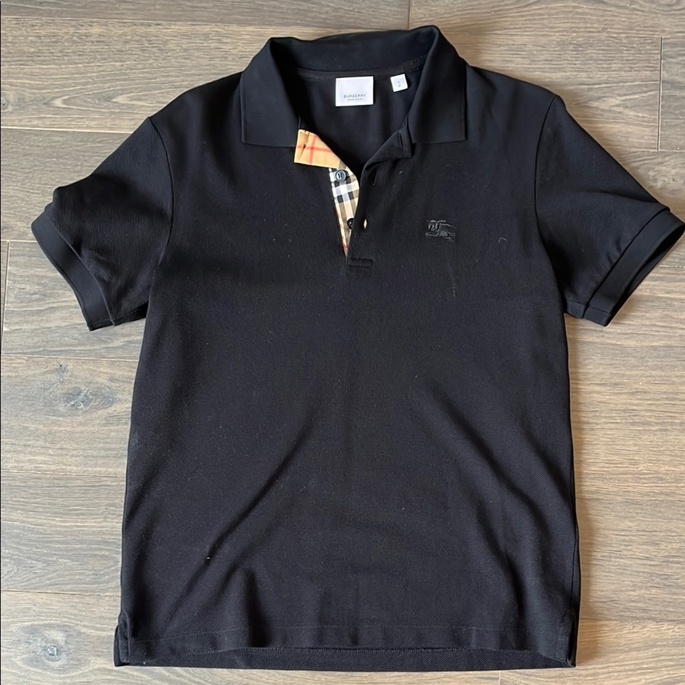 Burberry Black Polo Shirt with Classic Collar and Subtle Plaid Detail